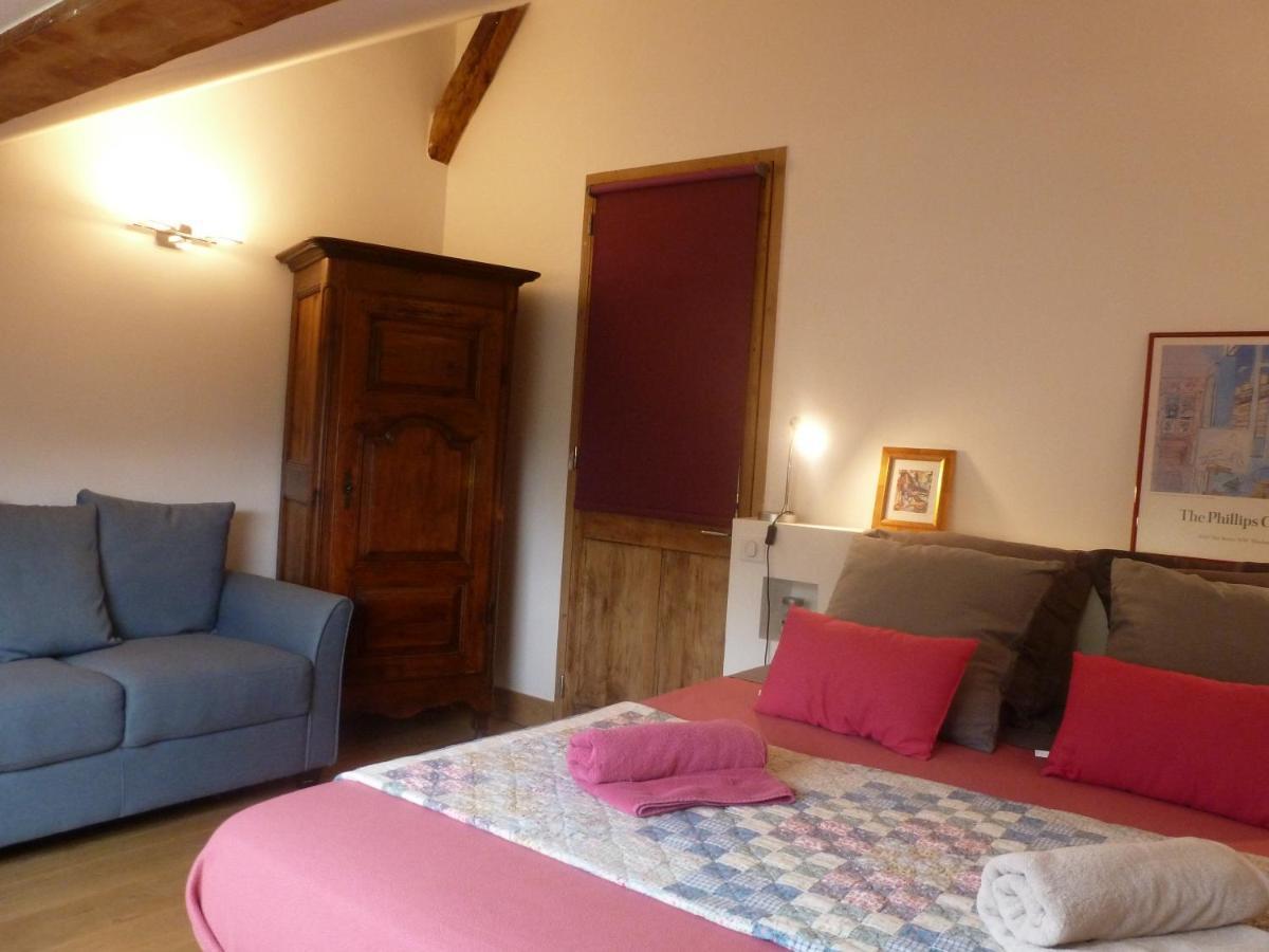 Au Cheval Blanc - Appartements Et Chambres D'Hotes Albertville Exterior foto