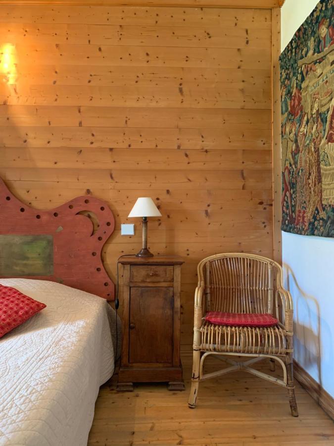 Au Cheval Blanc - Appartements Et Chambres D'Hotes Albertville Exterior foto